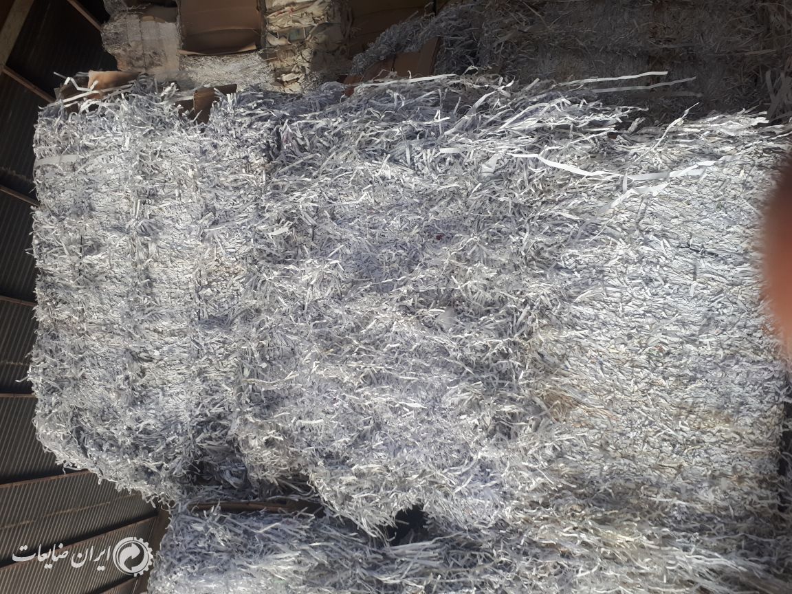 خرید انواع کتاب دفتر و کاغذ باطله در محل