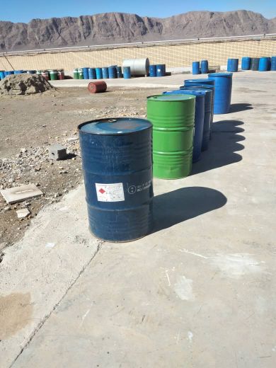 بشکه فلزی در دار
