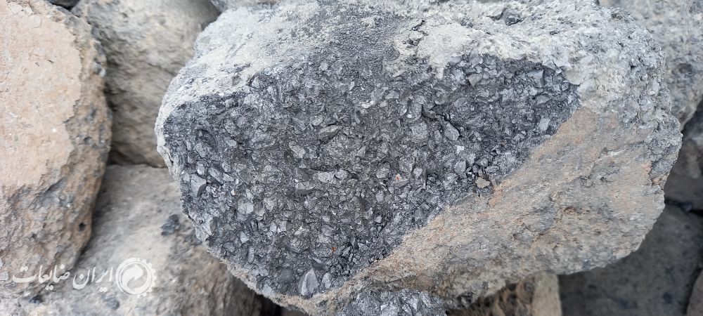 اجر نسوز سیاه