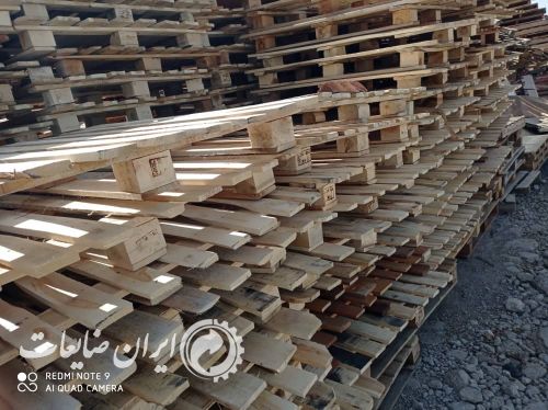 پالت چوبی و پلاستیکی