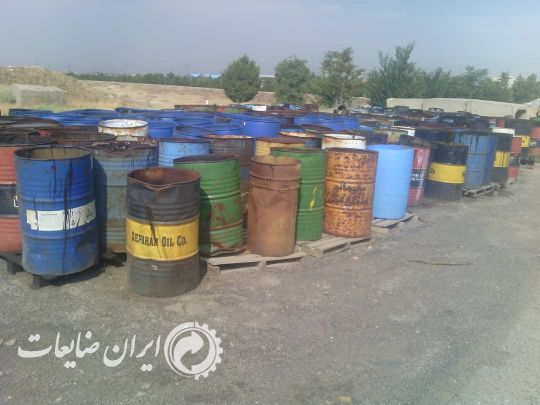 قیر های ضایعاتی ۳۰۰ بشکه