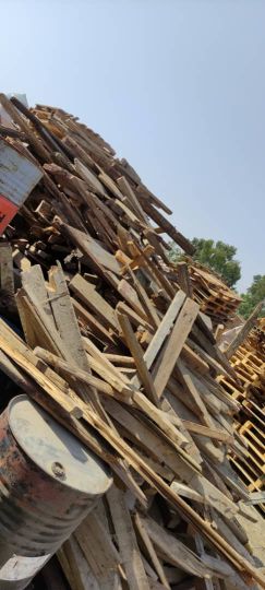 فروش ضایعات چوب پالت وچهارتراش