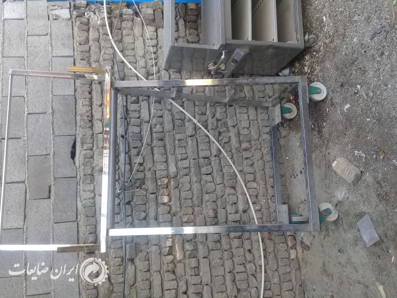 یک عدد تابلو برای تبلیغات