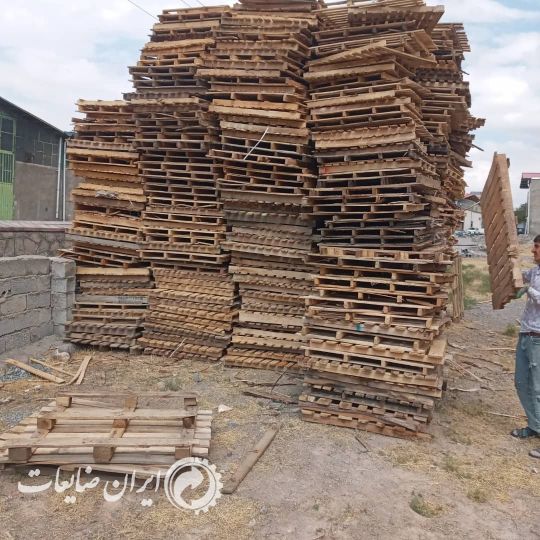 پالت چوبی کاشی و سرامیک ۱۱۰*۱۱۰