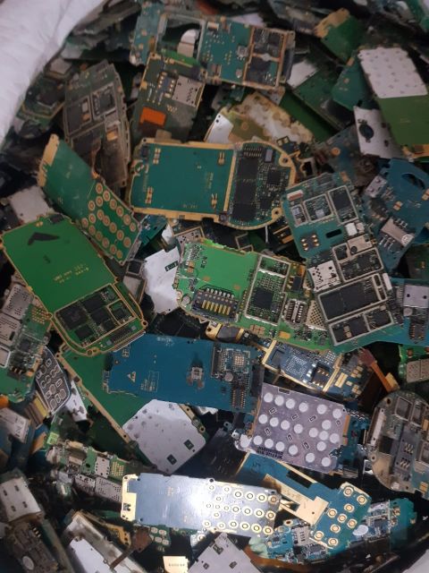 فروش برد موبایل و قطعات کامپیوتر