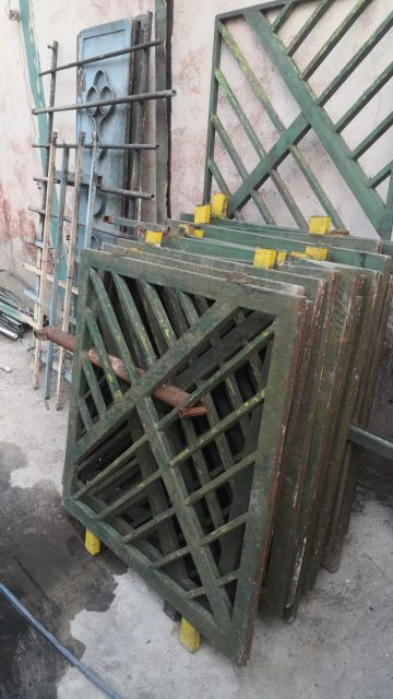 فروش آهن‌ و براده خالص میخ