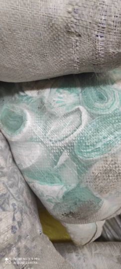 حدود ۴ تن ضایعات سفره یکبار مصرف بصورت رول شده