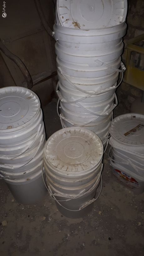 سطل پلاستیکی سالم بدون عیب