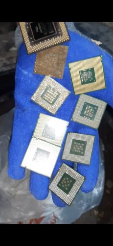 ضایعات گوشی و پردازشگر کامپیوتر