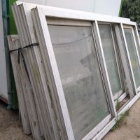 تعدادی پنجره upvc