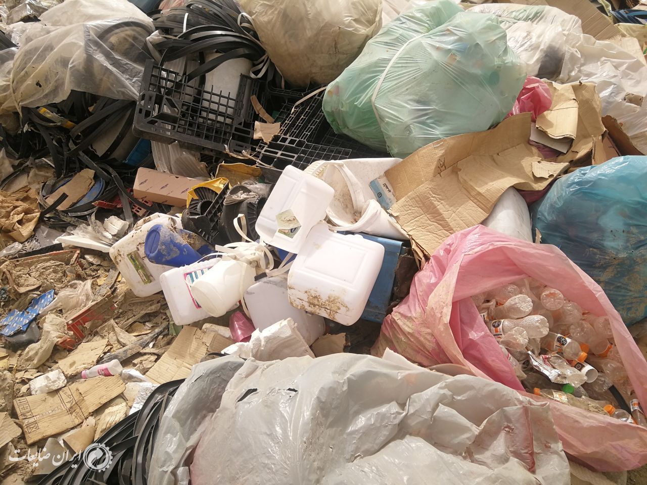 زنده بار پلاستیک