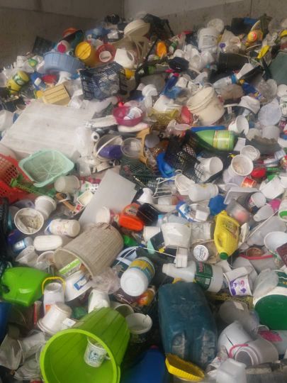 فروش ضایعات پلاستیک تک رنگی