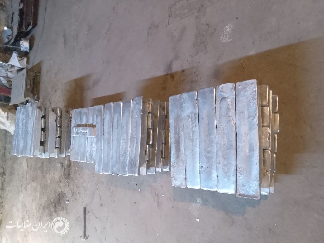 یک تن شمش المینیوم خشک (سرسیلندر )(پیستون)