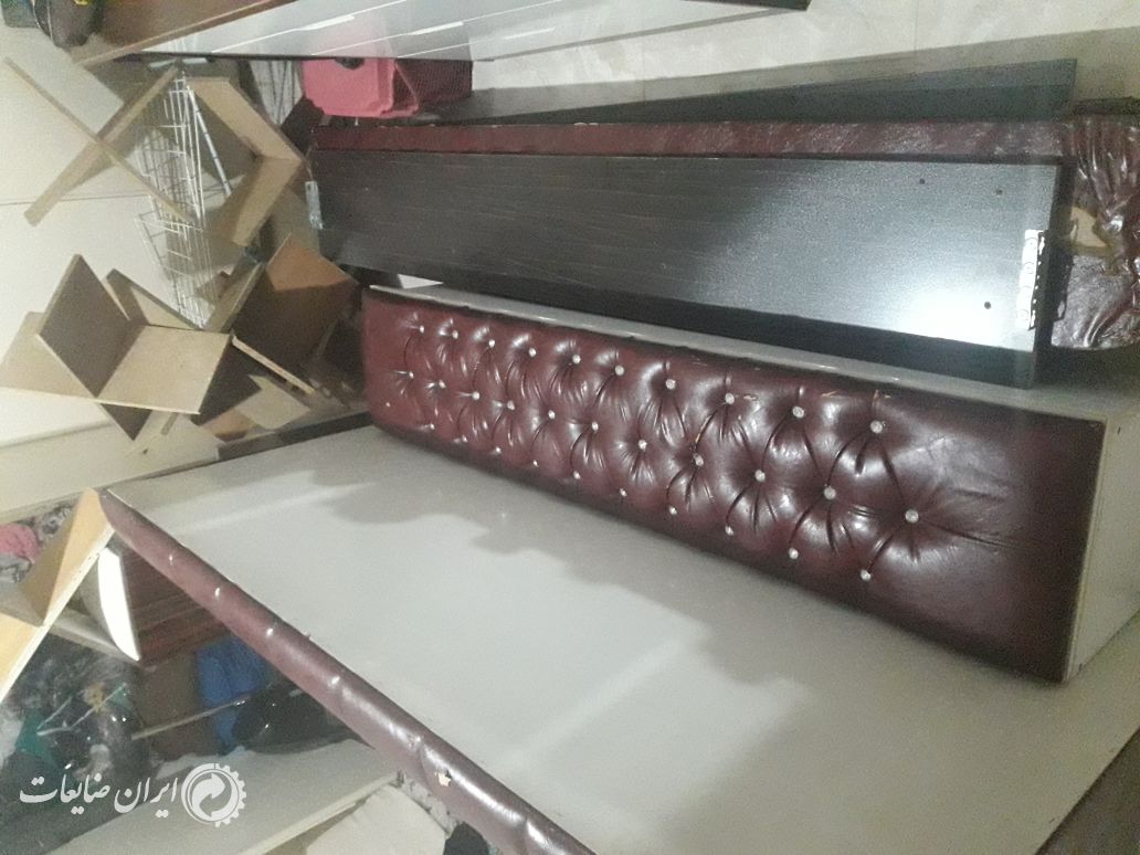 فروش تخت خواب وپاف و باکس وصندلی جلوتختی روکشش خرابه