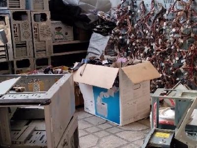 خرید ضایعات کامپیوتر و مانیتور شرکت ها