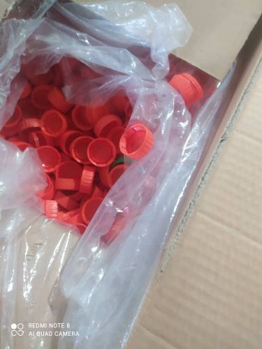 درب بطری قرمز و سبز