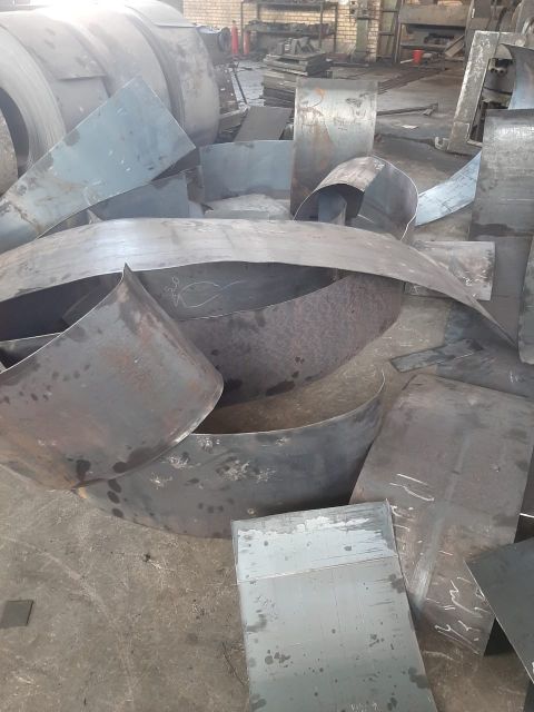 سر ورق آهنی