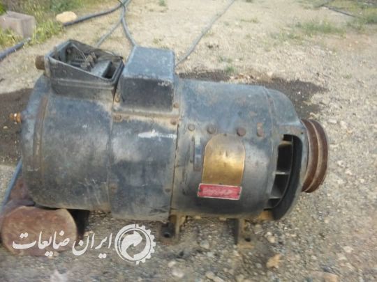 دو دستگاه کمپرسور باد و سه عدد ژنراتور برق
