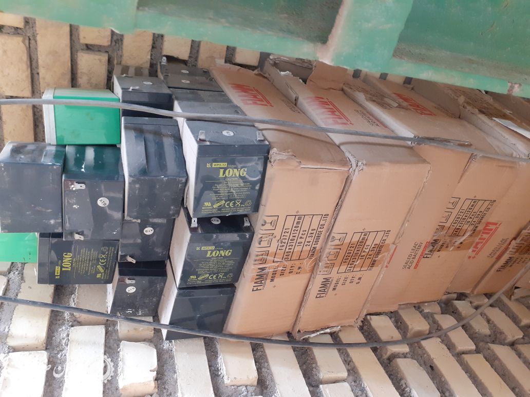 باطری خشک بزرگ وکوچک