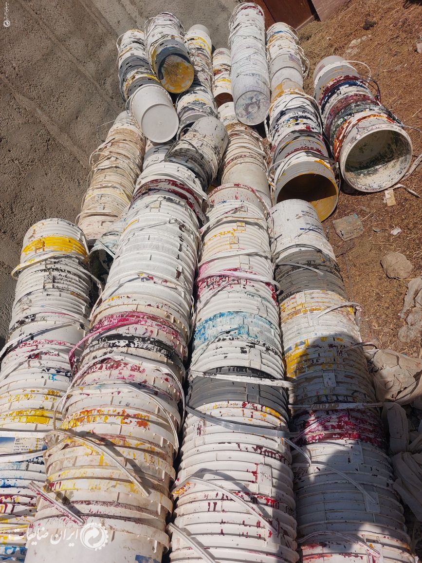 سطل پلاستیکی