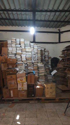 فروش کتاب و مجلات خمیری