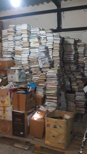 فروش کتاب و مجلات خمیری