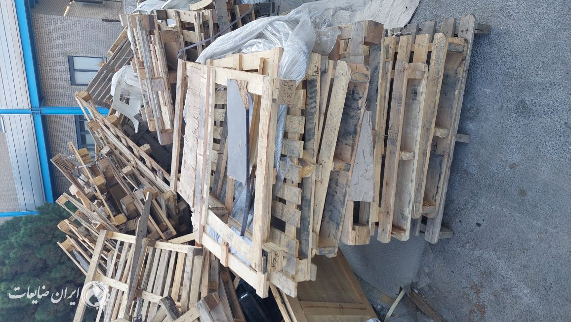 پالت و چوبی سالم و شکسته