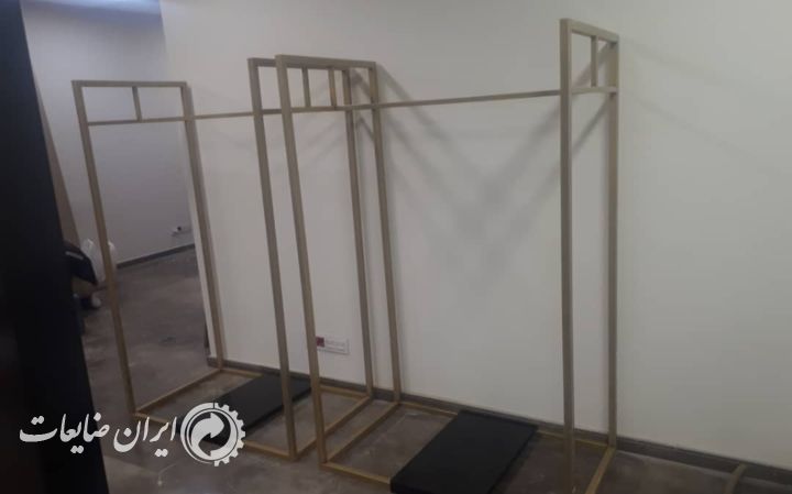 ضایعات چوب و آهن